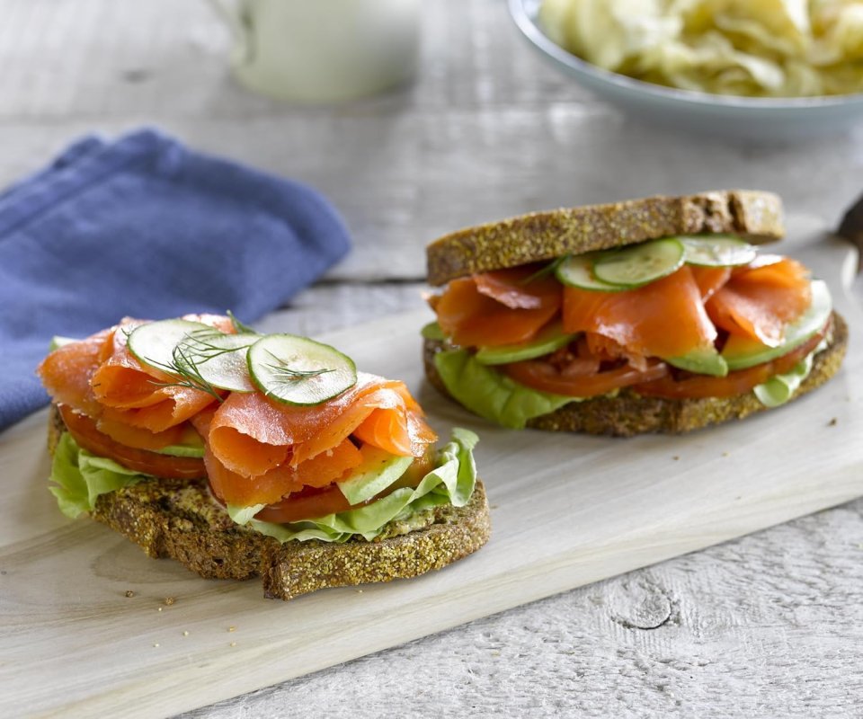 Buy Ducktrap River Plain Smoked Salmon 4 OZ | Premium Responsibly Farmed Smoked Salmon for Healthy Gourmet Snacks