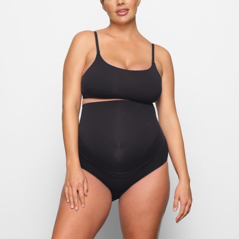 Hands‑Free Pumping and Nursing Scoop Bralette in Black