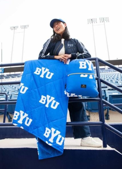 Hooded Stadium Everywhere Blanket with Pocket and Sleeves