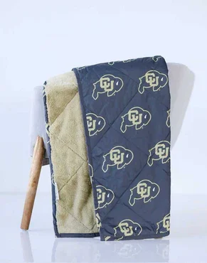 Ultra Soft Hooded Stadium Blanket for Game Day Comfort